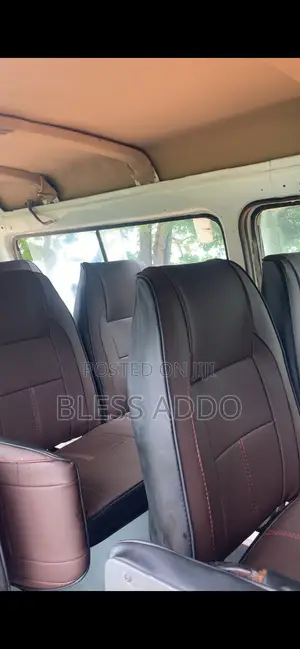 Mitsubishi L300 2009 White