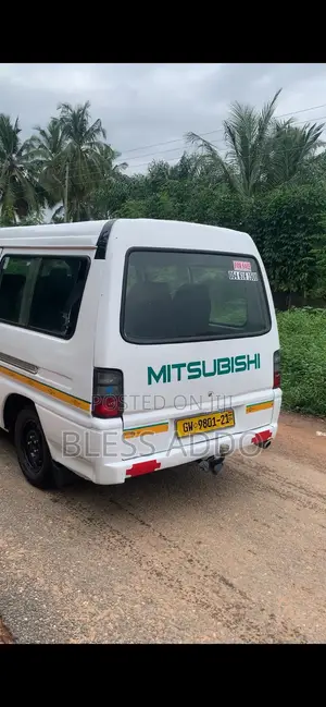 Mitsubishi L300 2009 White