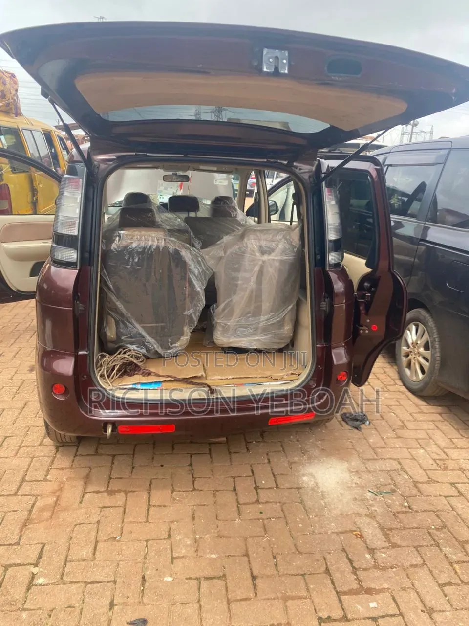 Toyota Sienta 2013 Brown