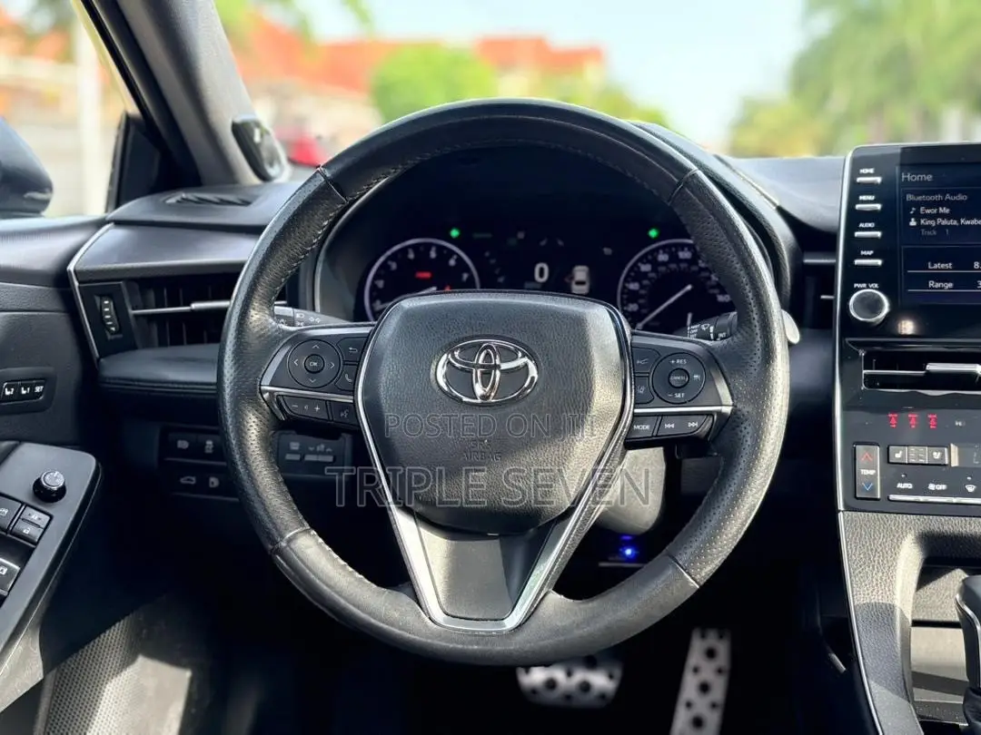Toyota Avalon Touring FWD Sedan (3.5L V6 8A) 2019 Red