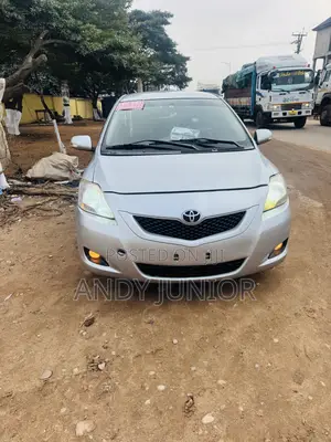 Toyota Belta 2009 Silver