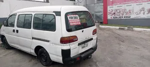 Mitsubishi L300 1999 White