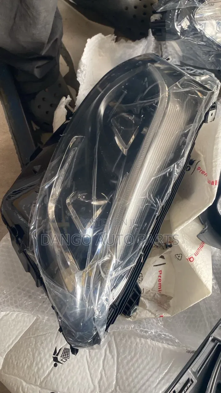 Mercedes Benz GLC 300 Headlight 2016-2017-2018-2019-2020 Brand New