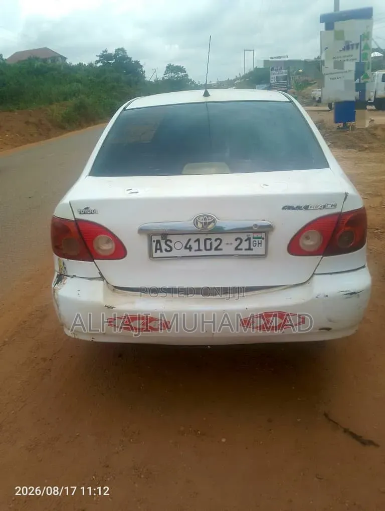 Toyota HiAce 2013 White
