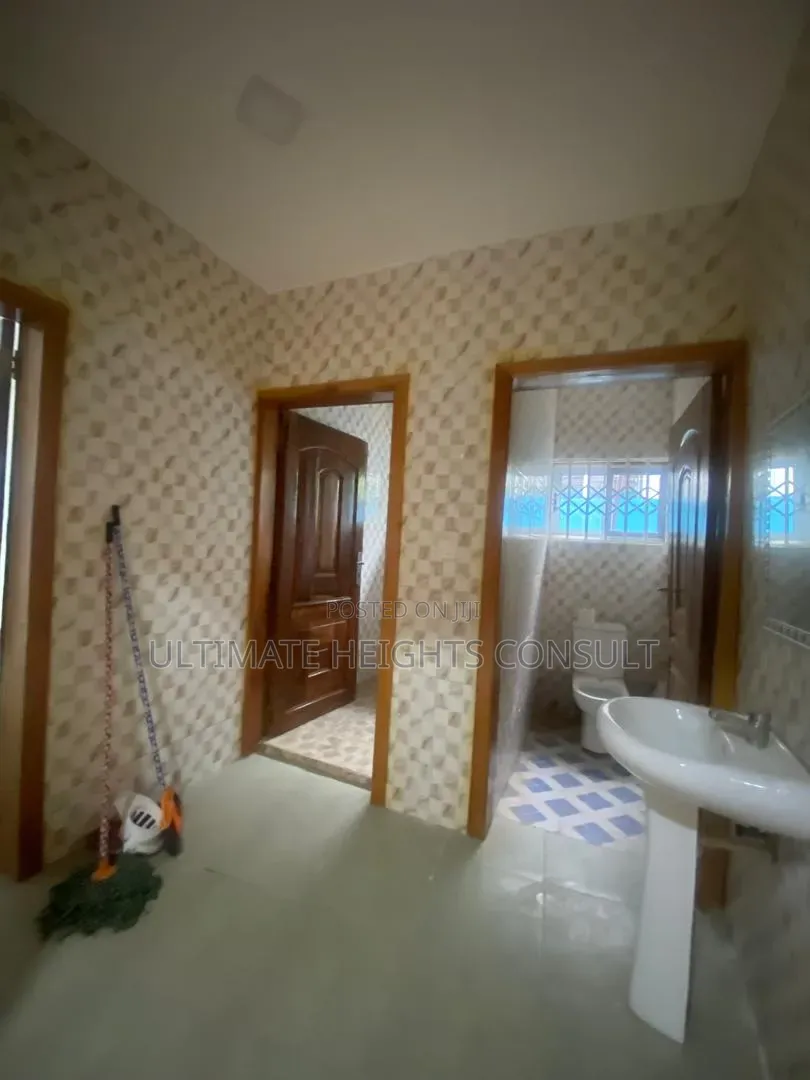 3bdrm House in Franko Estates, Amasaman for sale