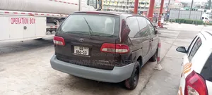 Toyota Sienna 1999 Brown