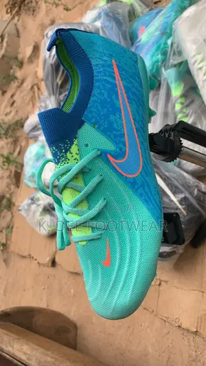 Football Boot(Nike Phantom)