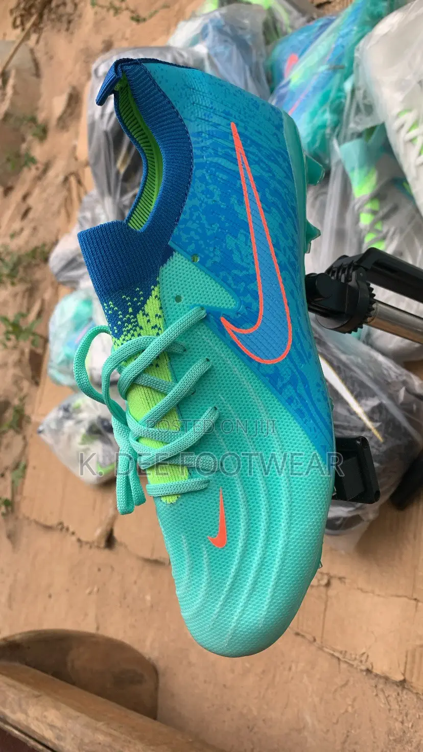 Football Boot(Nike Phantom)