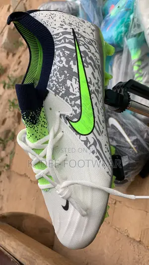 Football Boot(Nike Phantom)