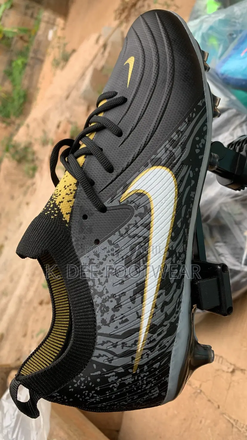 Football Boot(Nike Phantom)