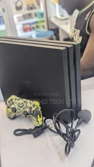 Clean Home Used PlayStation 4 Pro or PS4 PRO With  14 Games Install.