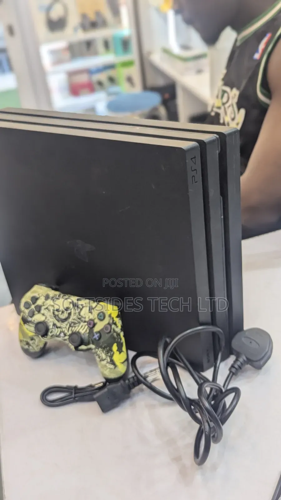 Clean Home Used PlayStation 4 Pro or PS4 PRO With  14 Games Install.