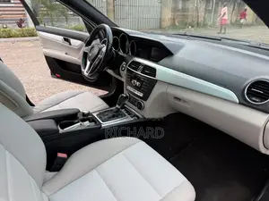 Mercedes-Benz C250 2014 Blue