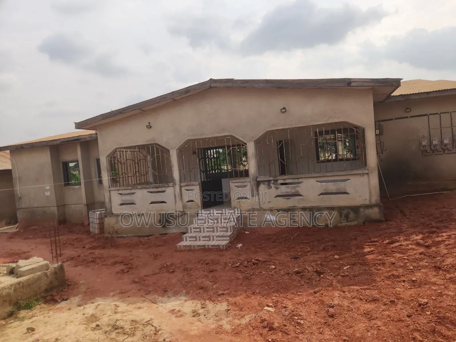 8bdrm House in Ahwiaa Medoma, Kumasi Metropolitan for sale