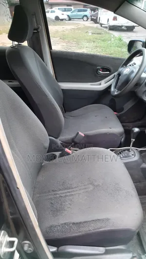 Toyota Vitz 2010 Black