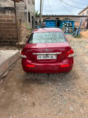 Toyota Belta 2010 Silver