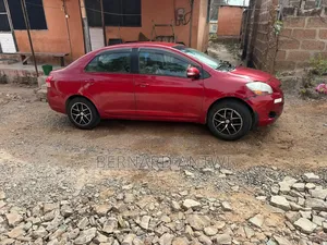 Toyota Belta 2010 Silver