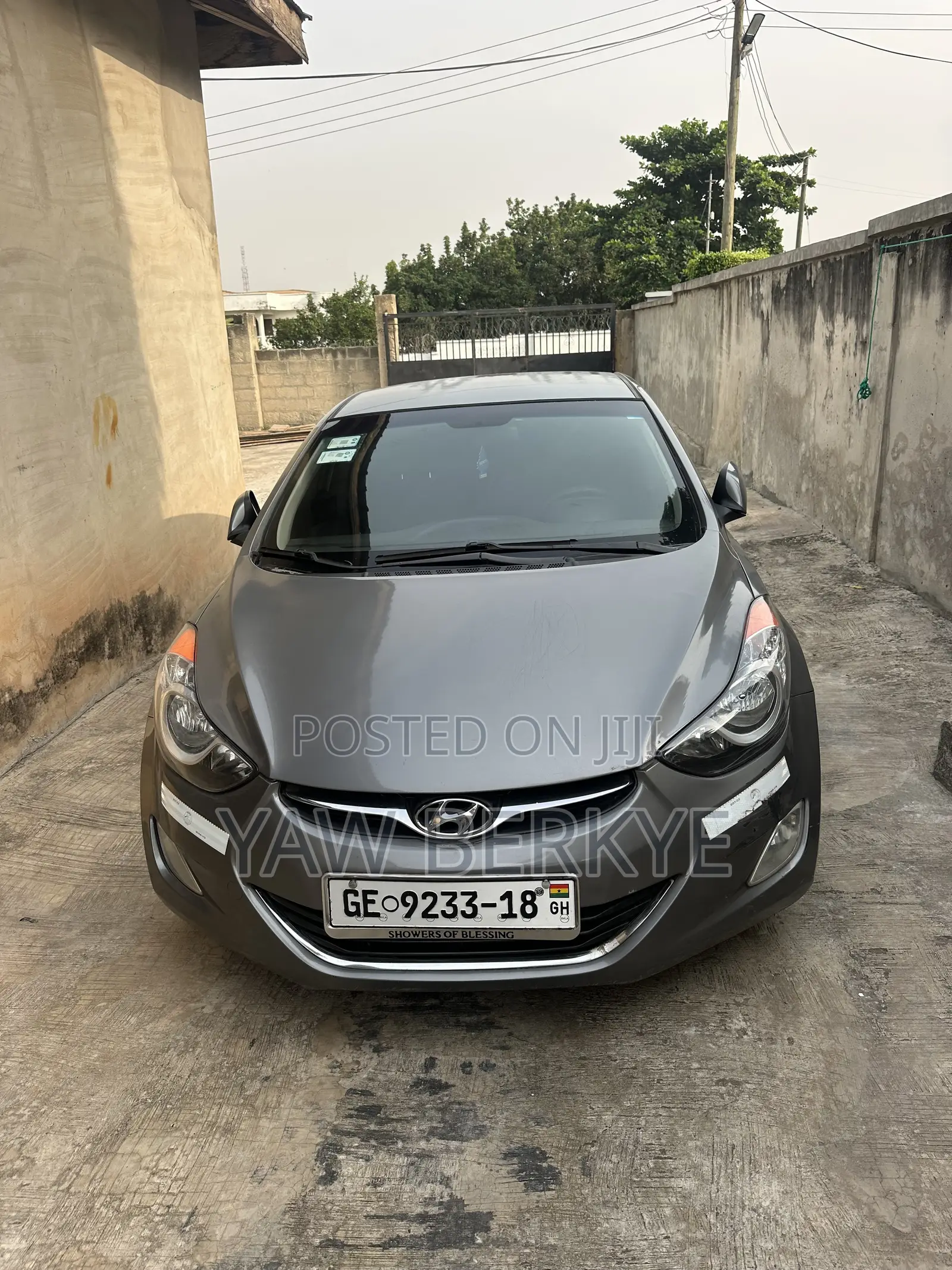 Hyundai Elantra GLS Sedan FWD (1.8L 4cyl 6A) 2013 Gray
