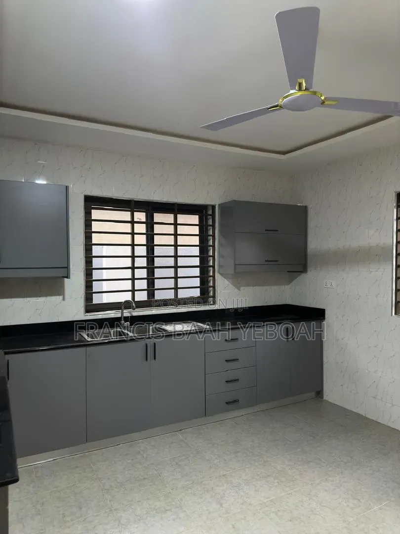 4bdrm House in Shining Star Real, Awutu Senya East Municipal for sale