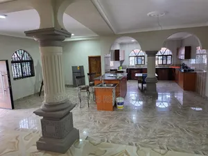 12bdrm House in Fredimens Real, Atwima Nwabiagya for sale