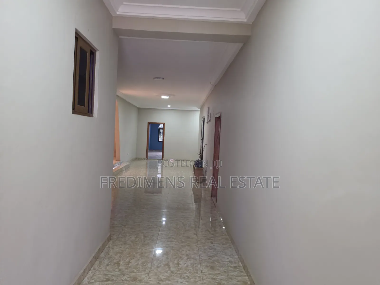 12bdrm House in Fredimens Real, Atwima Nwabiagya for sale