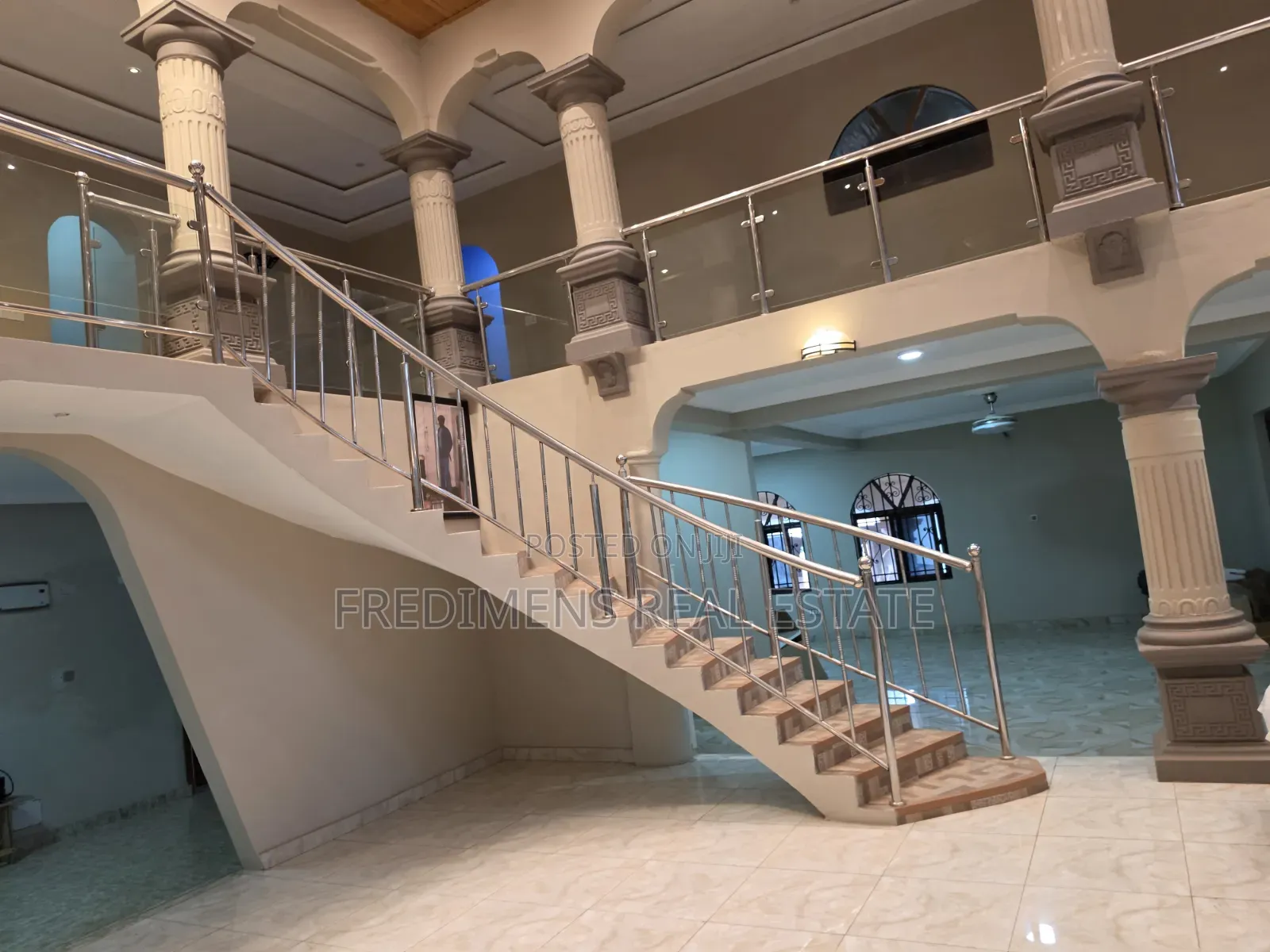 12bdrm House in Fredimens Real, Atwima Nwabiagya for sale