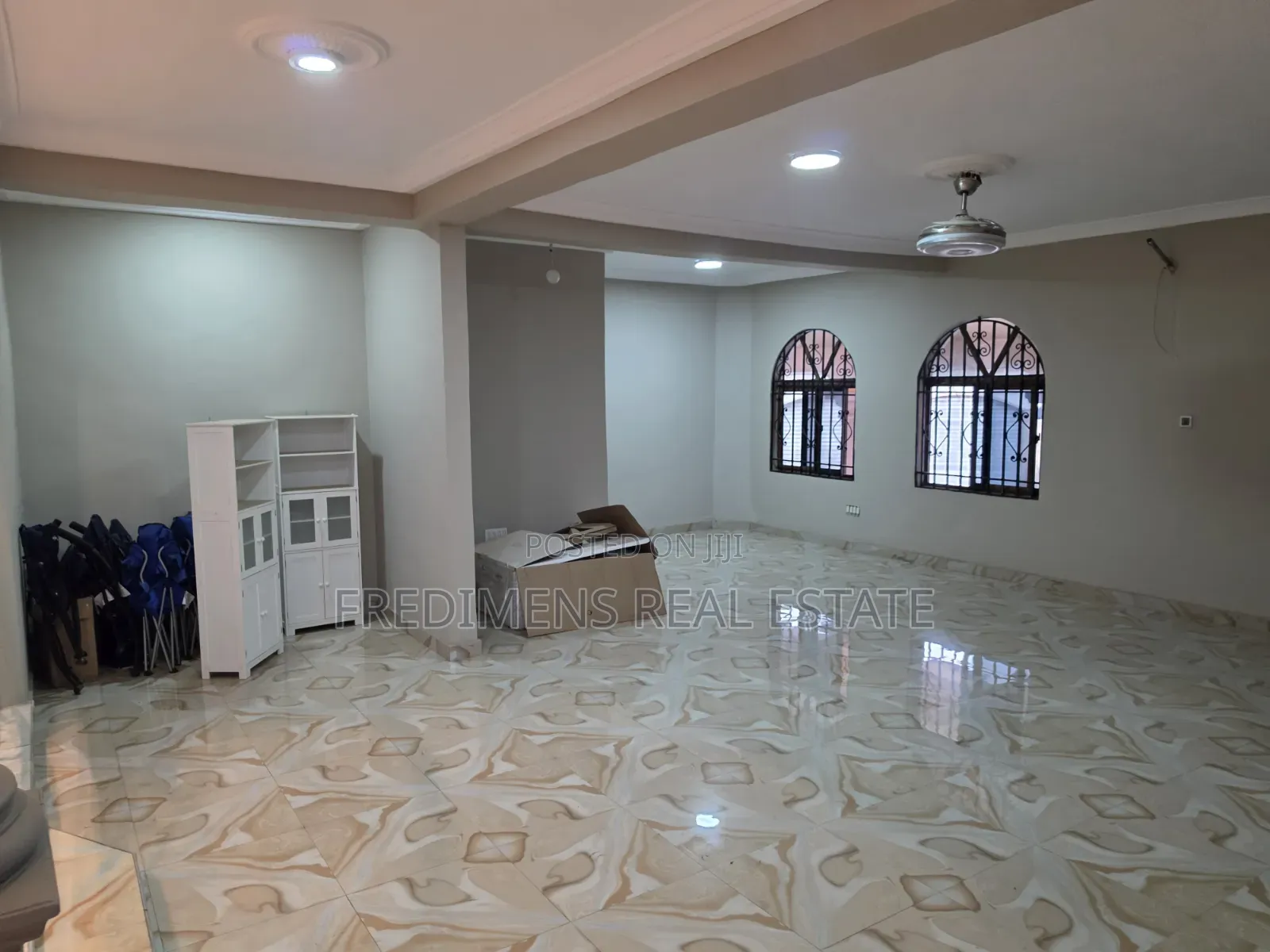 12bdrm House in Fredimens Real, Atwima Nwabiagya for sale