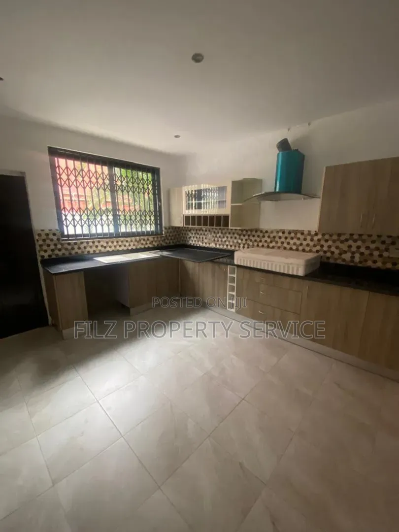 4bdrm House in Kayboat, Parakuo Estate for rent