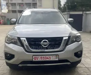 Nissan Pathfinder SL 4dr 4x4 (3.5L 6cyl) 2017 Silver