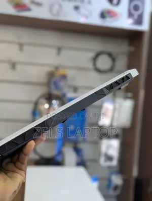 Laptop MSI MSI Sword 17 16GB Intel Core i7 SSD 512GB