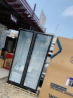 Reliable Pearl PVC-801-27AA 690-Litre Door Glass Display Fridge