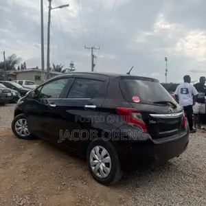 Toyota Vitz 2015 Black
