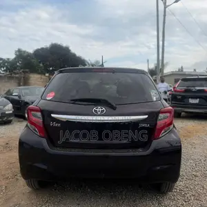 Toyota Vitz 2015 Black