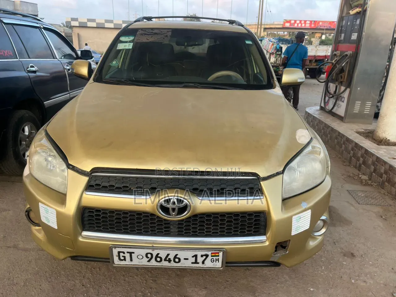 Toyota RAV4 2011 Gold