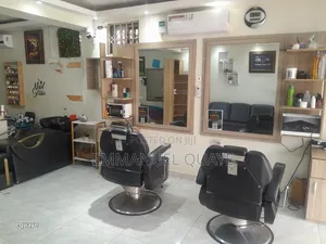 Professional Barber Wanted