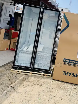 Try Fabulous Pearl PVC-801-27AA 690-Litre Door Glass Display Fridge