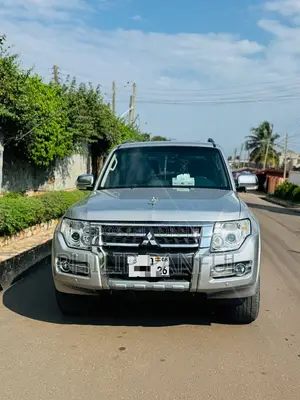 Mitsubishi Pajero V80 3.5 V6 GL/GLS 2016 Silver
