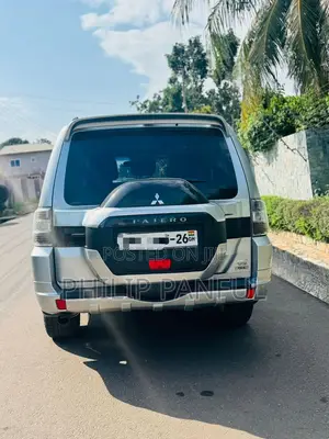 Mitsubishi Pajero V80 3.5 V6 GL/GLS 2016 Silver