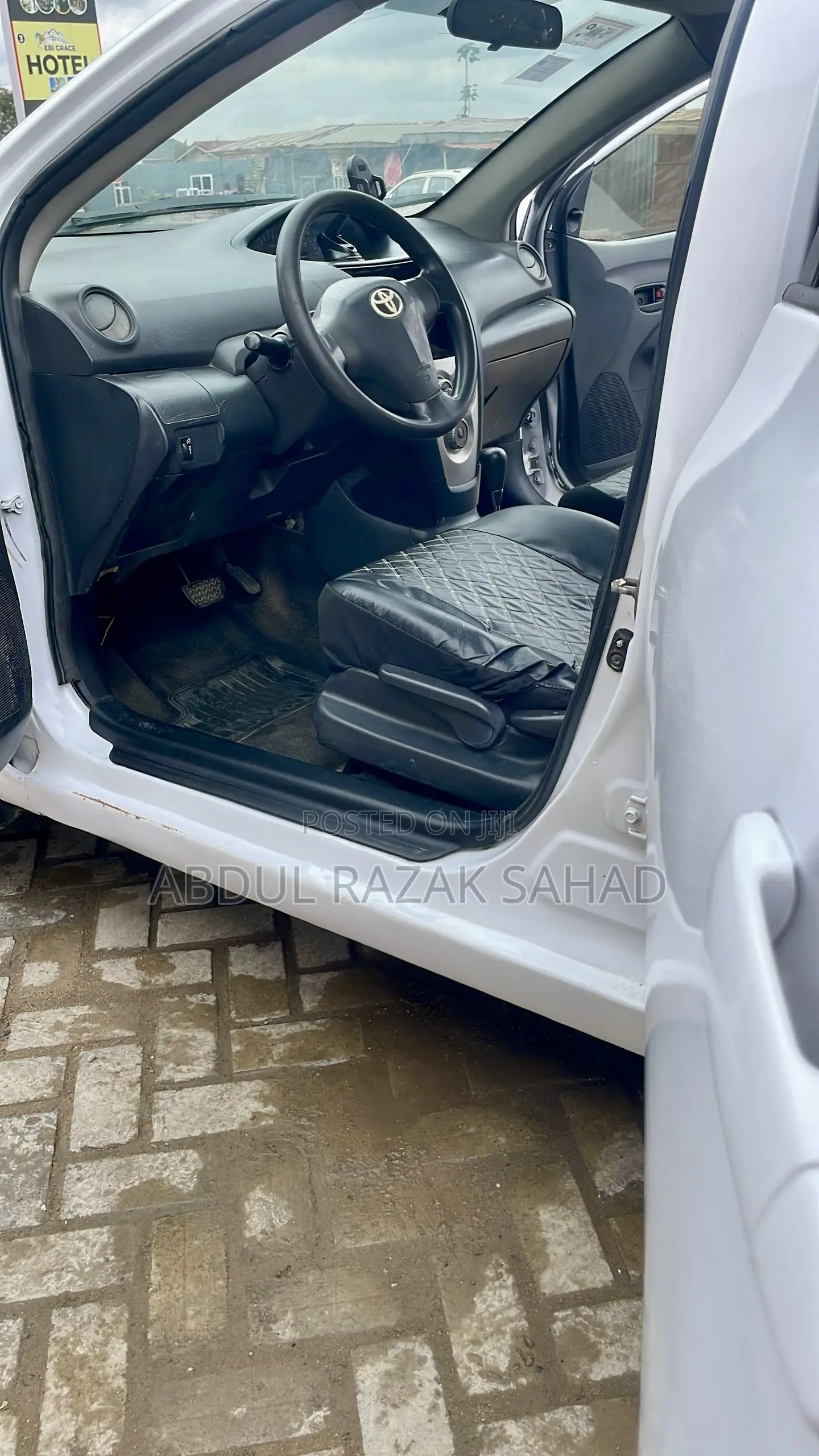 Toyota Yaris 2012 White