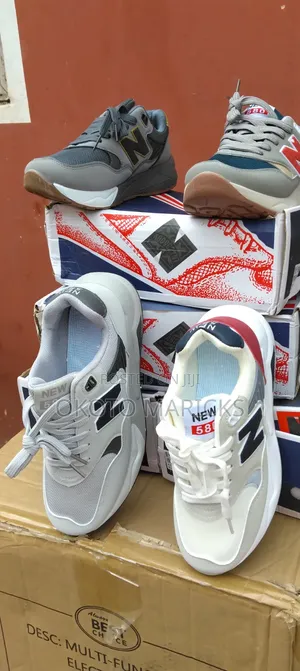 New Balance Sneaker