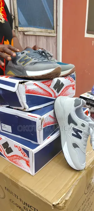 New Balance Sneaker