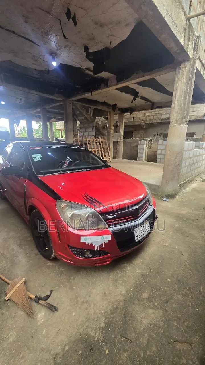 Saturn Astra 2008 Red