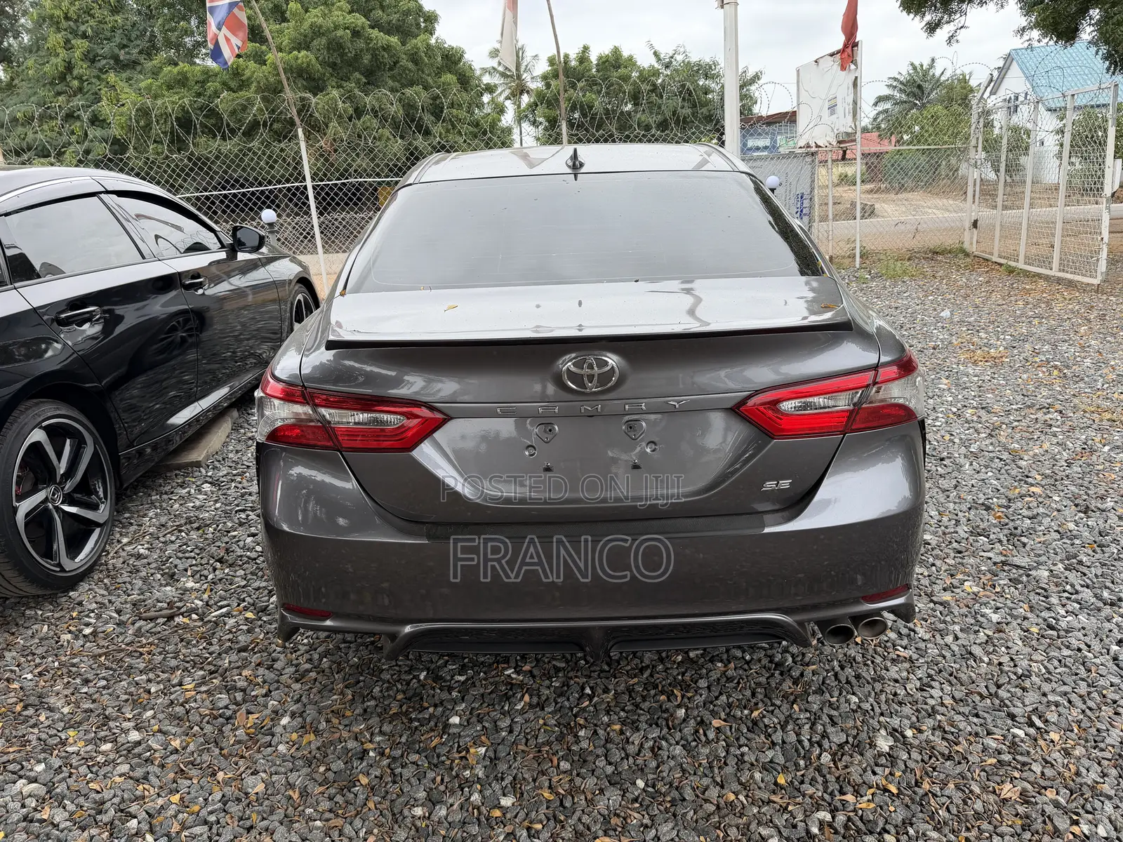 Toyota Camry SE 2021 Gray