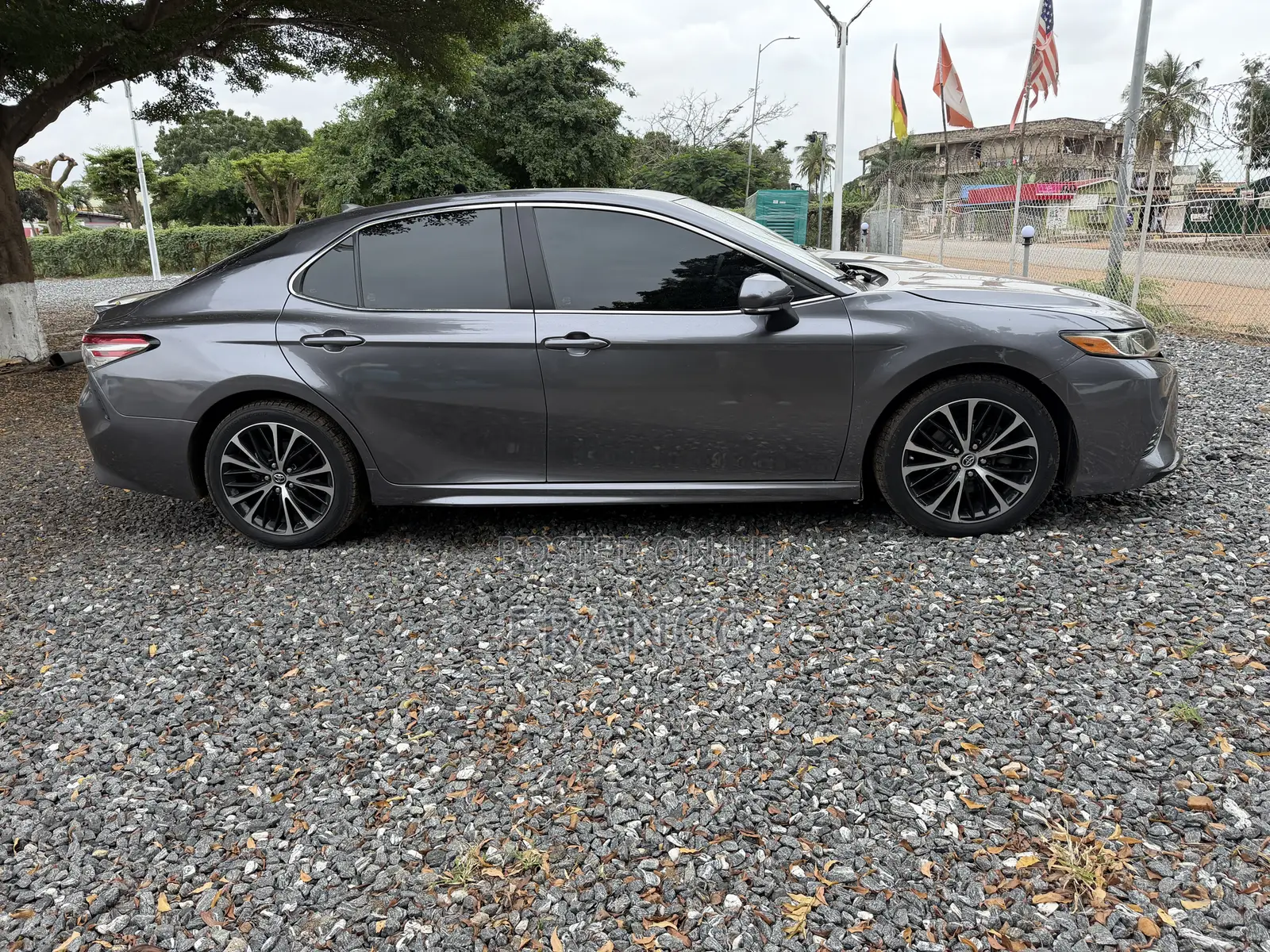 Toyota Camry SE 2021 Gray