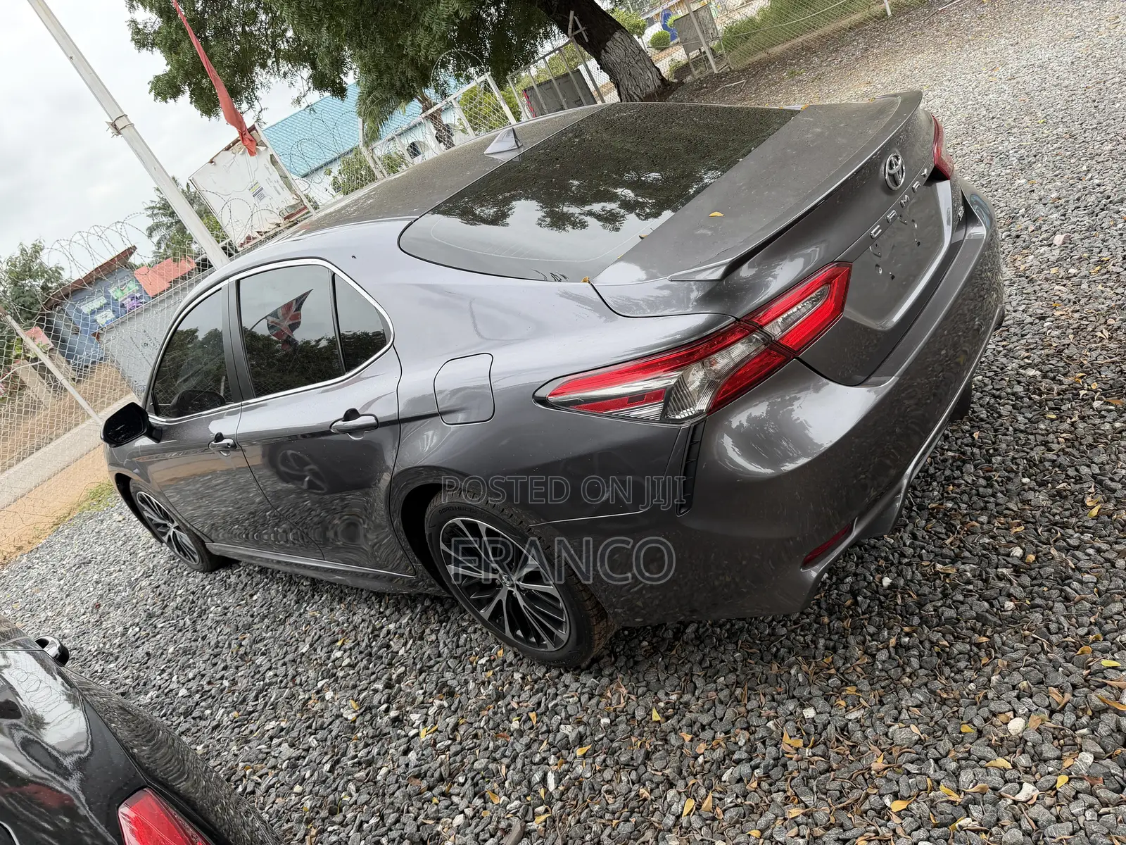 Toyota Camry SE 2021 Gray