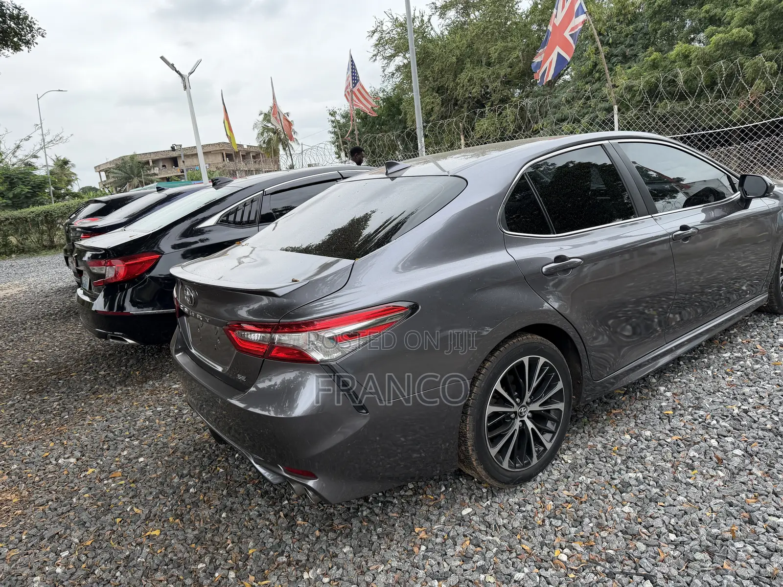 Toyota Camry SE 2021 Gray