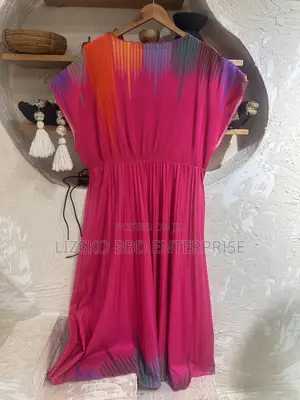 SHEIN Unity Short Sleeve Round Neck Pleated Print Casual Dress Maxi
