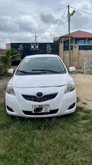 Toyota Yaris 2012 White