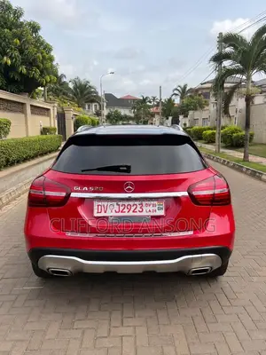 Mercedes-Benz GLA 250 2019 Red