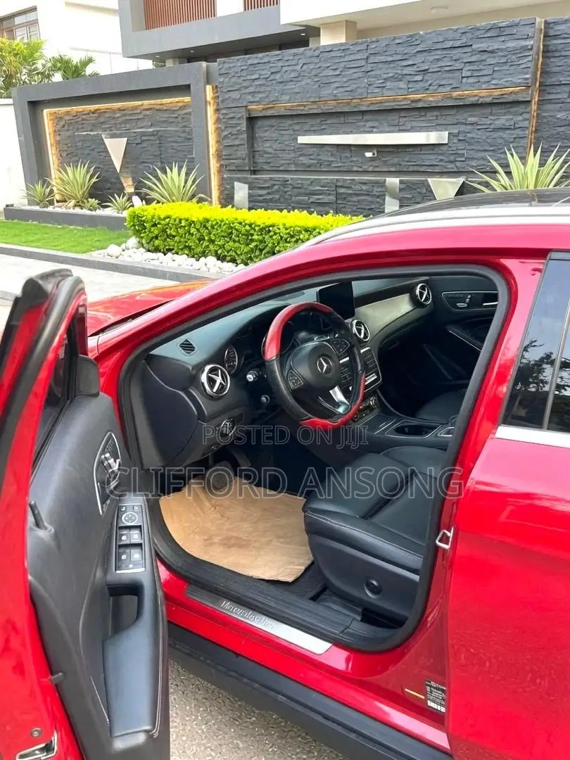 Mercedes-Benz GLA 250 2019 Red
